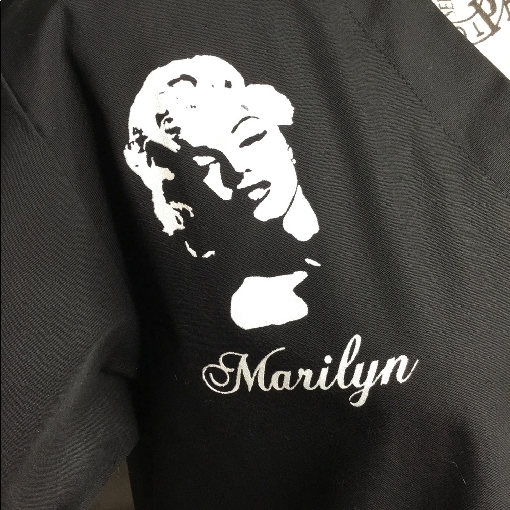 ๐ธSOLD๐ธ Salus Marilyn Monroe Scrub Top - Picture 5 of 6